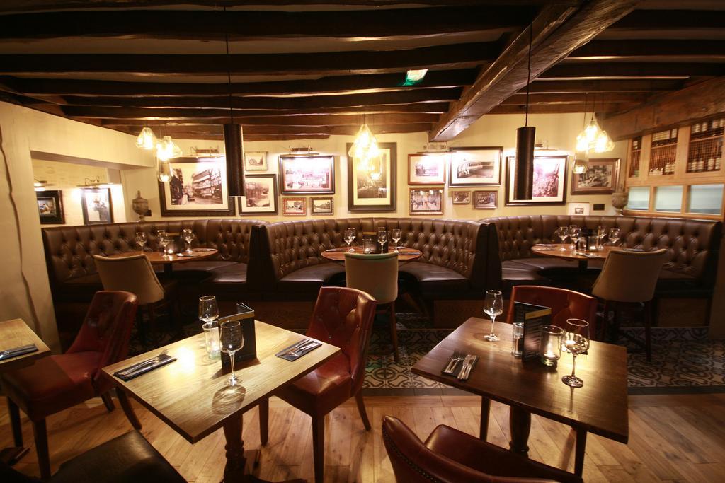 Crown Hotel Nantwich Buitenkant foto