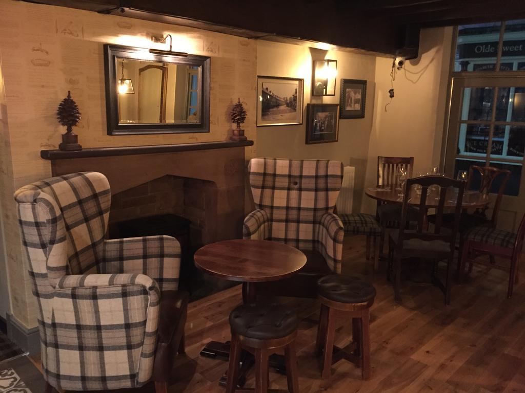 Crown Hotel Nantwich Buitenkant foto